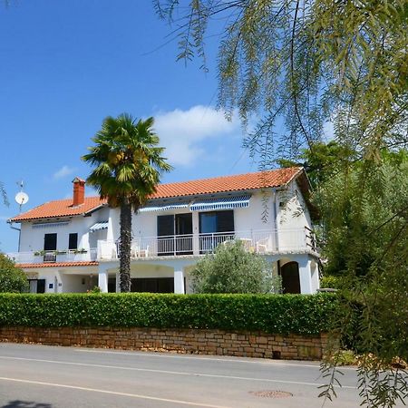 Beautiful Apartments First Row To The Sea Porec Esterno foto