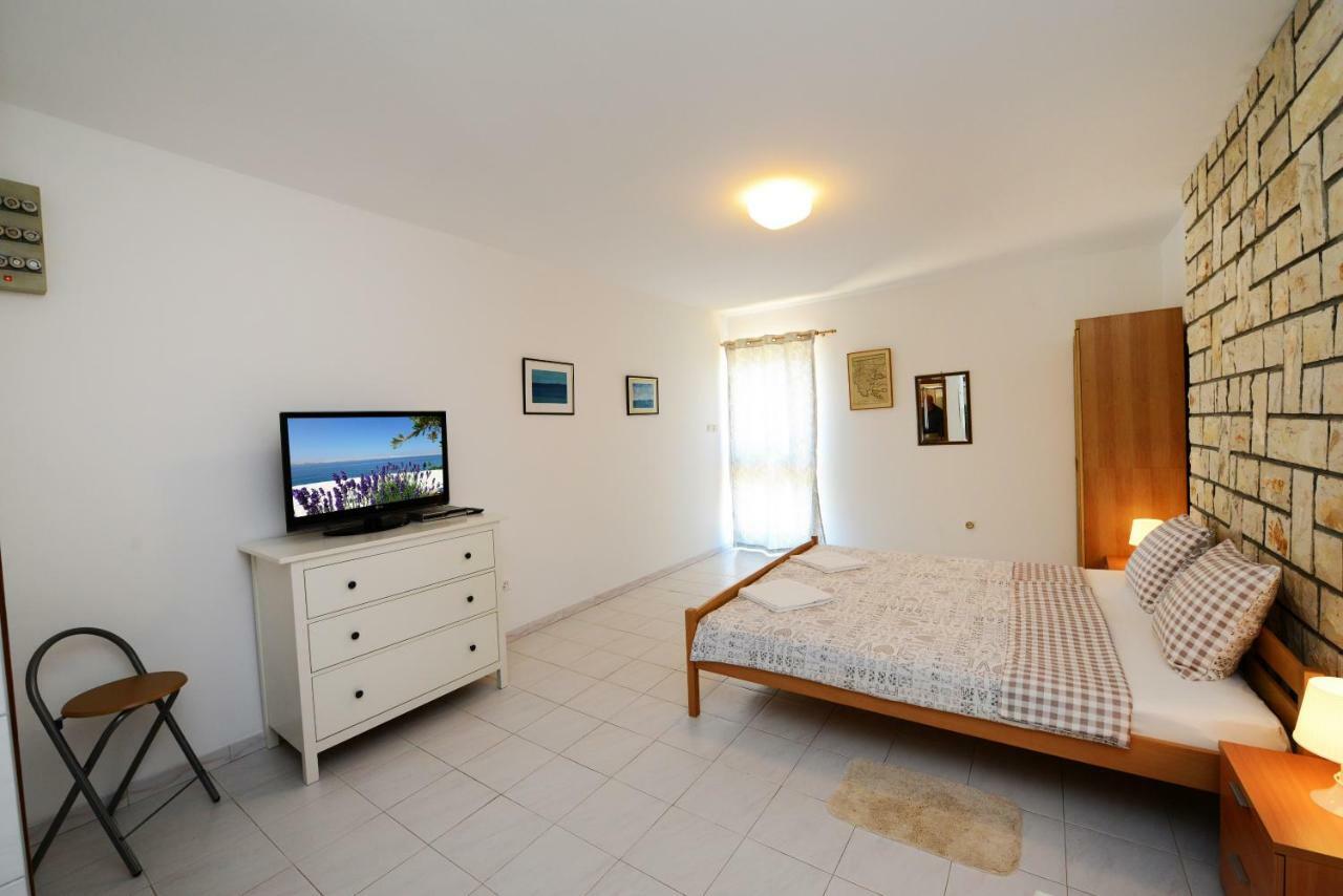 Beautiful Apartments First Row To The Sea Porec Esterno foto
