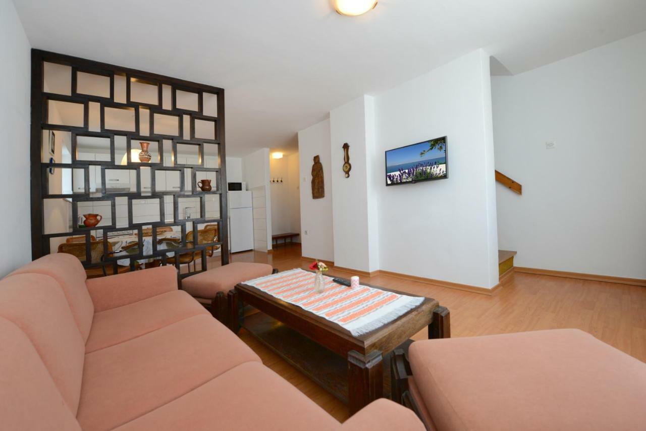 Beautiful Apartments First Row To The Sea Porec Esterno foto