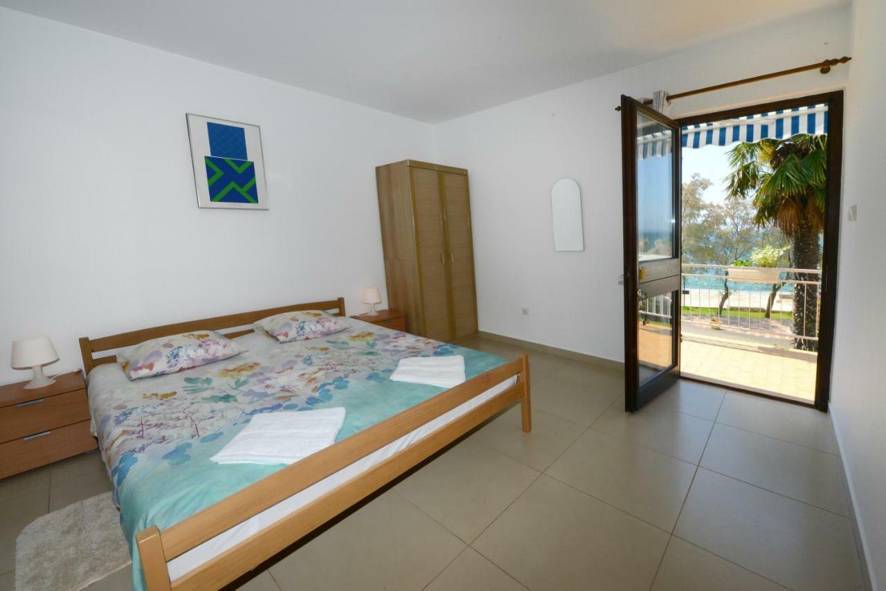 Beautiful Apartments First Row To The Sea Porec Esterno foto