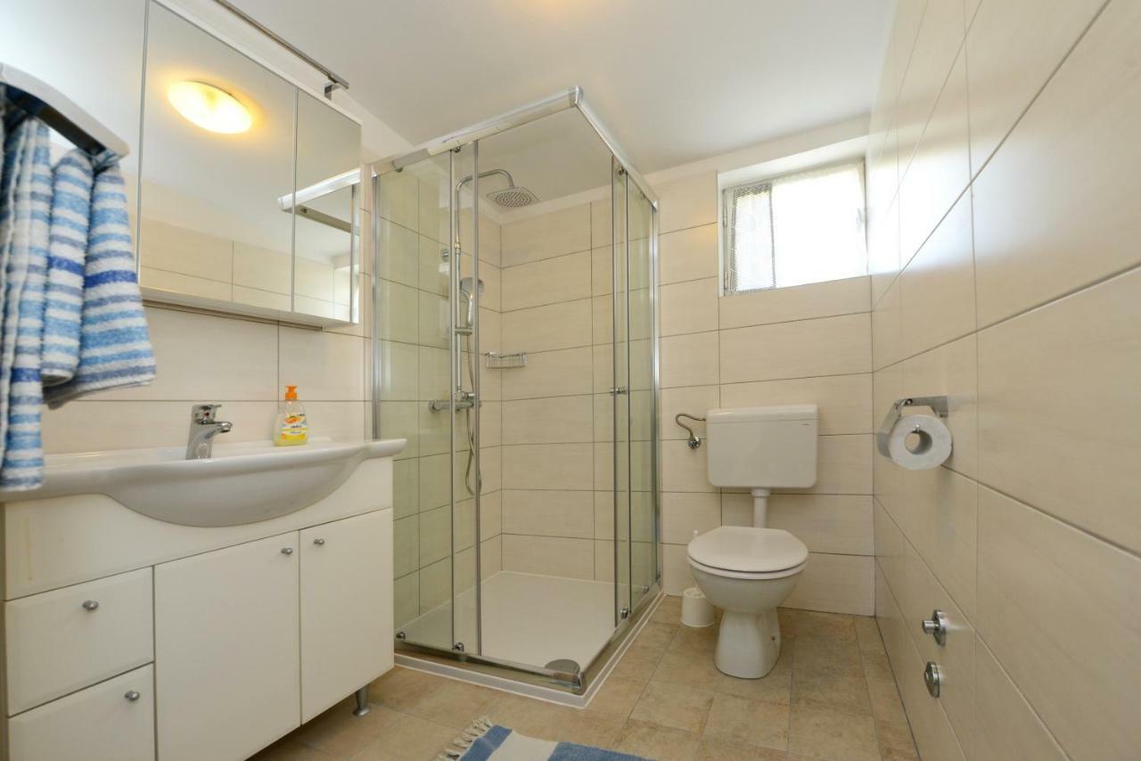 Beautiful Apartments First Row To The Sea Porec Esterno foto