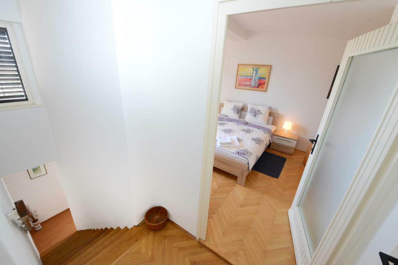 Beautiful Apartments First Row To The Sea Porec Esterno foto